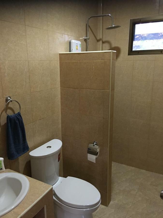 Sunray Guesthouse สุนันท์บ้านพักริมคลอง يوثاي ثاني المظهر الخارجي الصورة
